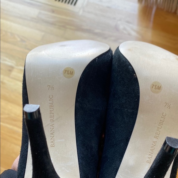 Elegant Black Heels with High Stiletto and Rounded Toe - Picture 4 of 4